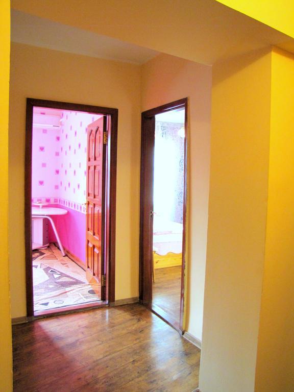Guest House On Kaldaiakova 38 Almaty Exterior photo