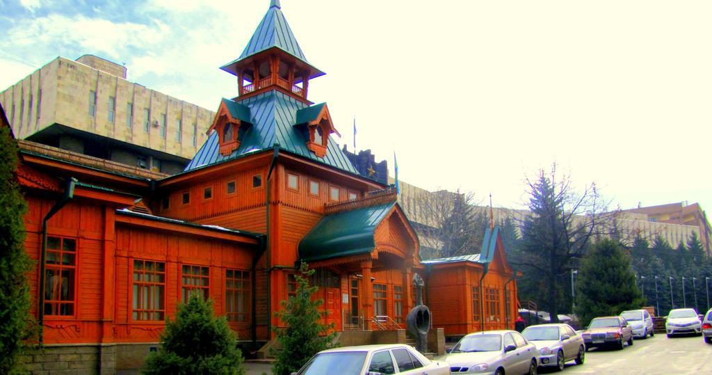 Guest House On Kaldaiakova 38 Almaty Exterior photo